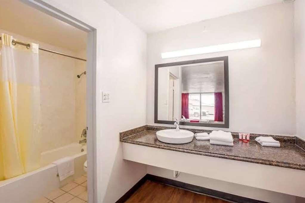 Travelodge By Wyndham Baton Rouge East Ruang foto